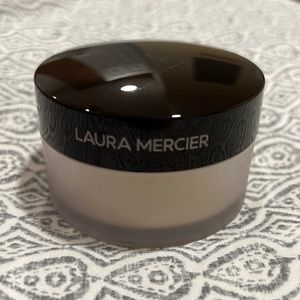 UNUSED- Laura Mercier translucent loose powder